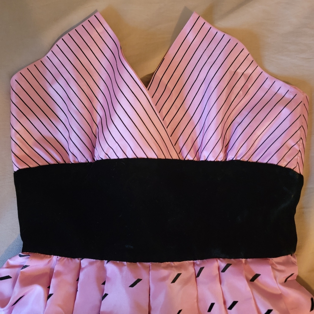 VINTAGE DRESS